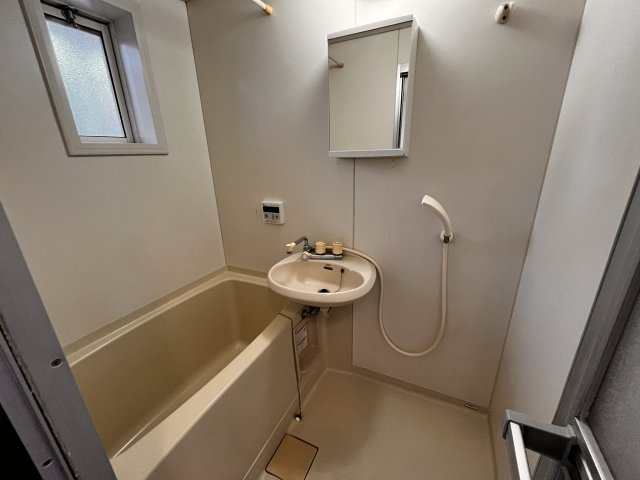 ヴィラ大菊の浴室|※現在入居中の為別のお部屋の写真です