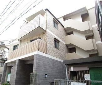 【外観】 | 鉄筋コンクリート造のがっちりとした建物。