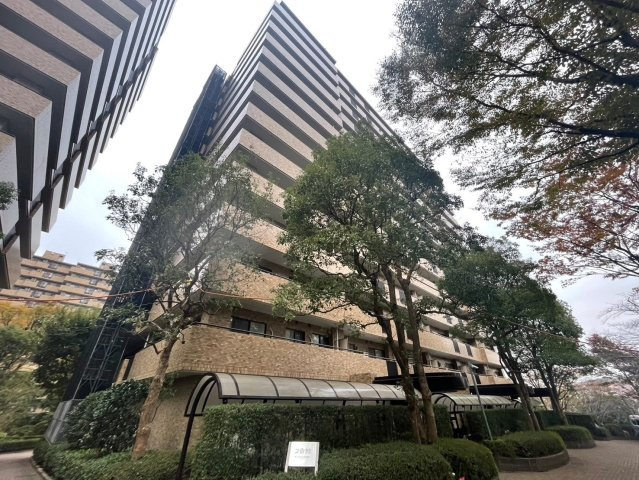 サン・ステージ緑園都市西の街2番館の外観