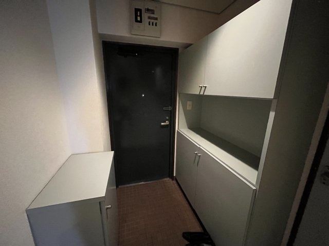 リバータウン原町の玄関