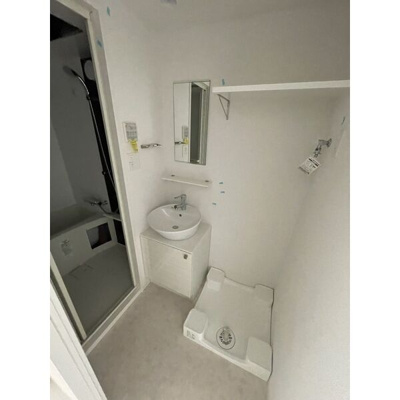 【洗面所】 | エスリード阿波座プライムコート | 独立洗面台と洗濯機置場があります