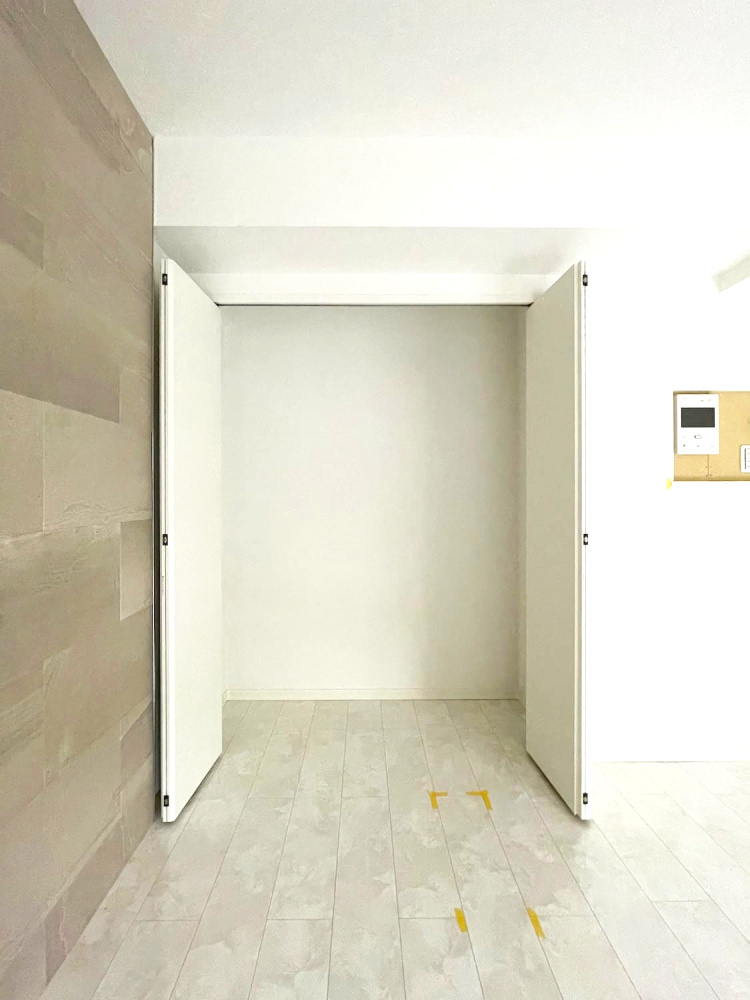 ヴェルドール芦屋の収納|リビングダイニングのクローゼット