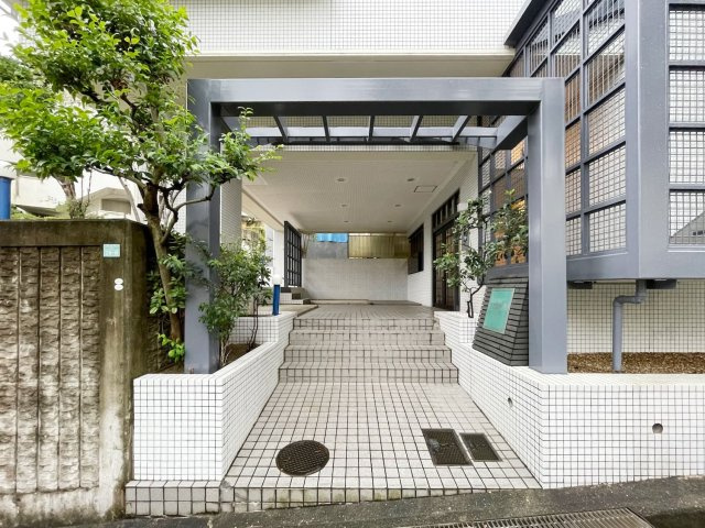 ヴェルドール芦屋のエントランス|ゆとりのあるエントランスです