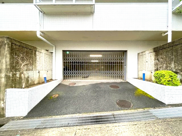 ヴェルドール芦屋の駐車場|駐車場入口