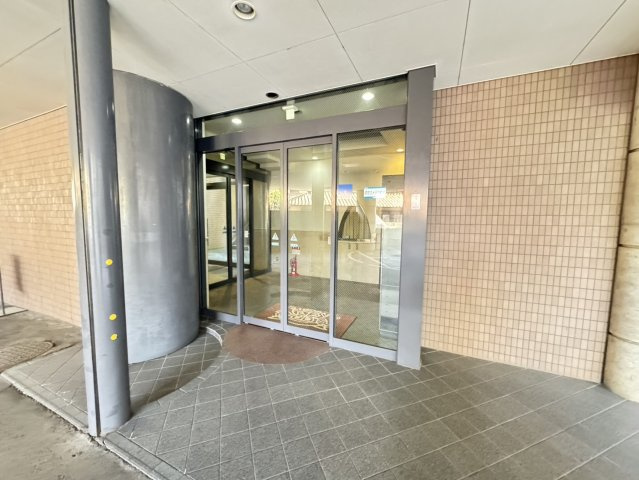 ライオンズマンション篠原北町のエントランス