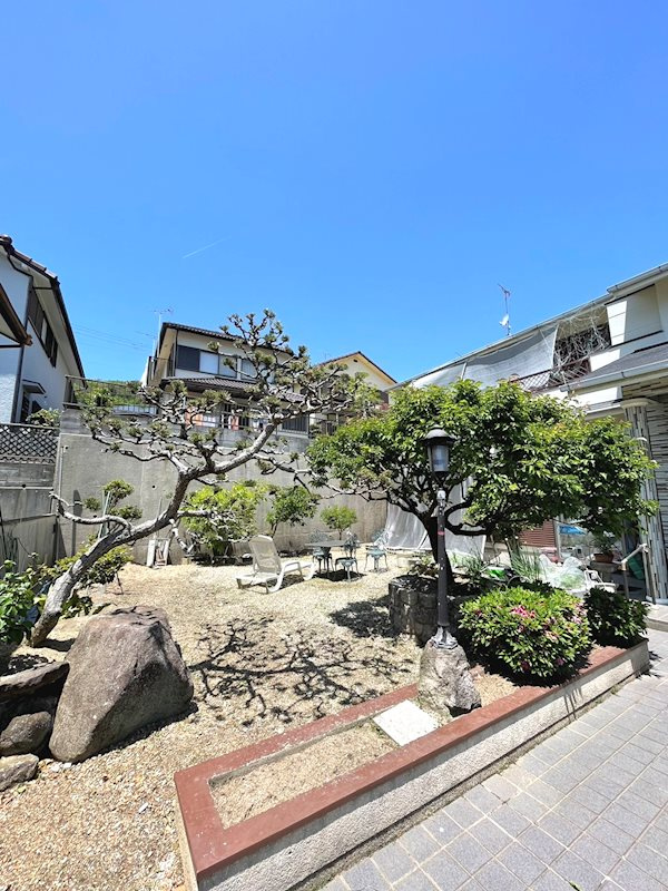 上谷上ヤンゲン戸建の庭|広々とした庭が付いているため家庭菜園にピッタリです