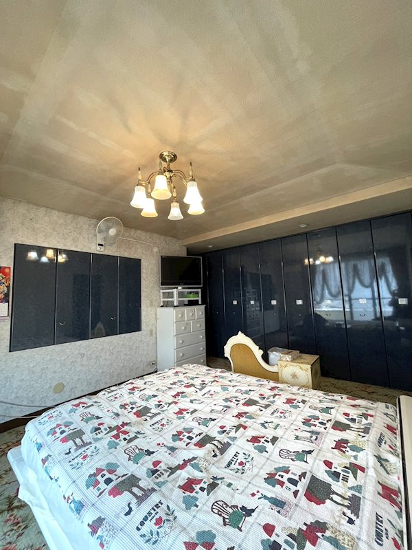 上谷上ヤンゲン戸建の洋室|収納がたっぷりとした洋室です