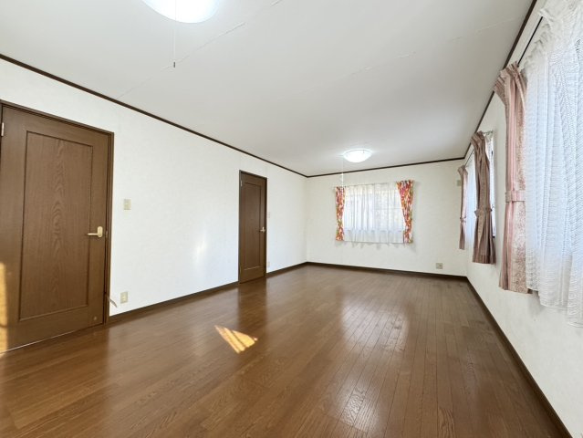 星和台2丁目戸建の洋室