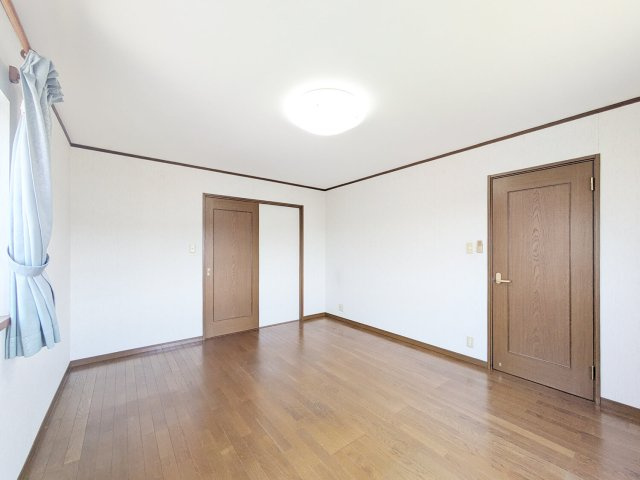 星和台2丁目戸建の洋室|寝室や趣味のお部屋など多目的にご利用いただけます。