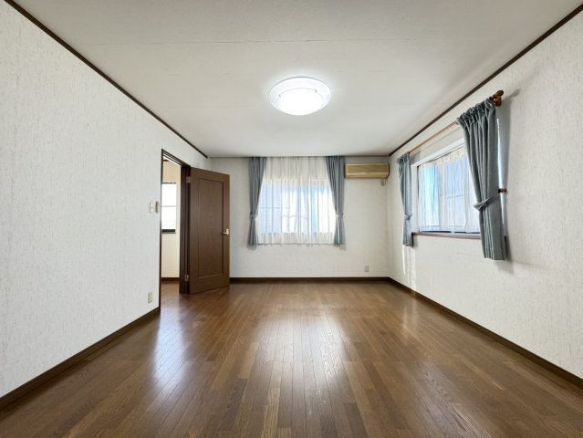 星和台2丁目戸建の洋室