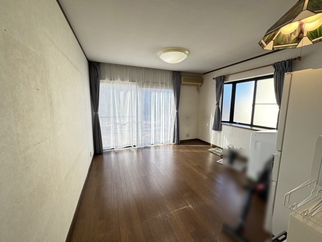 星和台2丁目戸建の居間・リビング