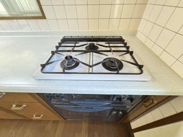 星和台2丁目戸建のキッチン