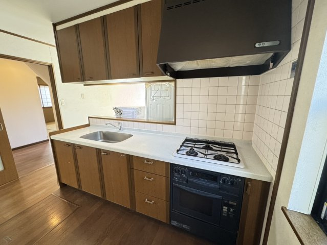 星和台2丁目戸建のキッチン