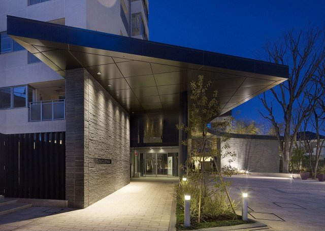 グローリオ蘆花公園ヴィラG棟のエントランス