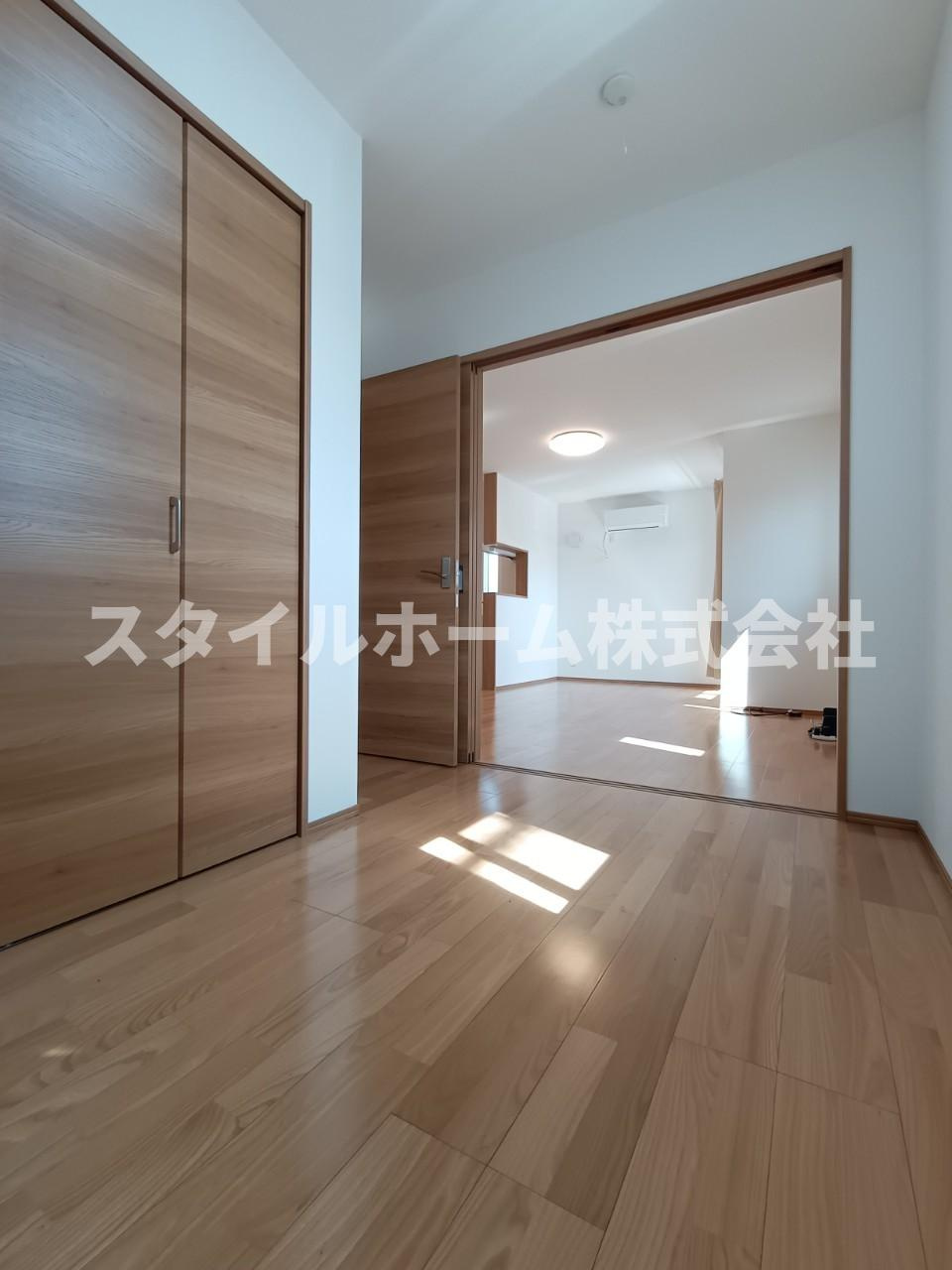 カーサ伊奈駅前の居間・リビング