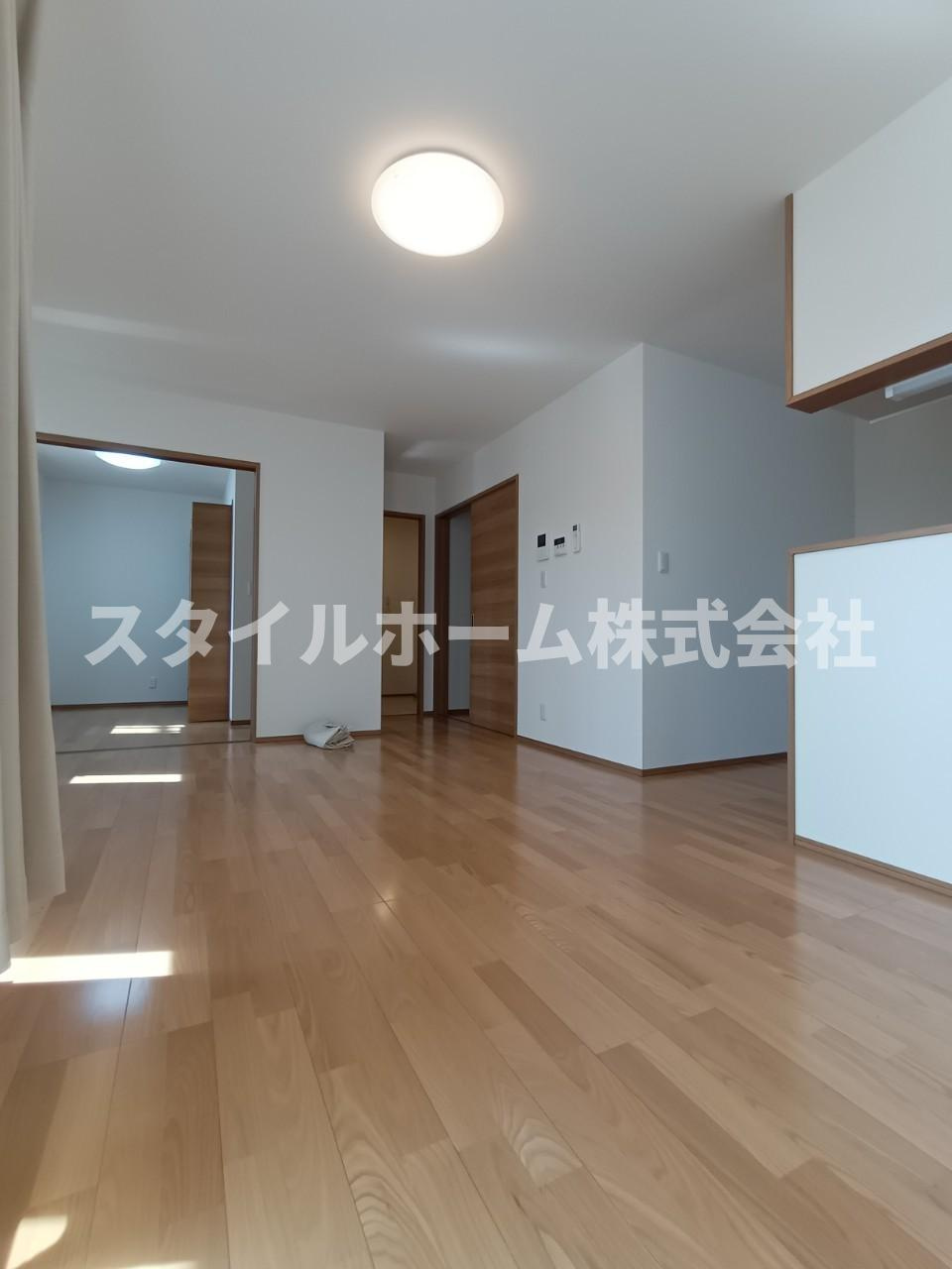 カーサ伊奈駅前の居間・リビング