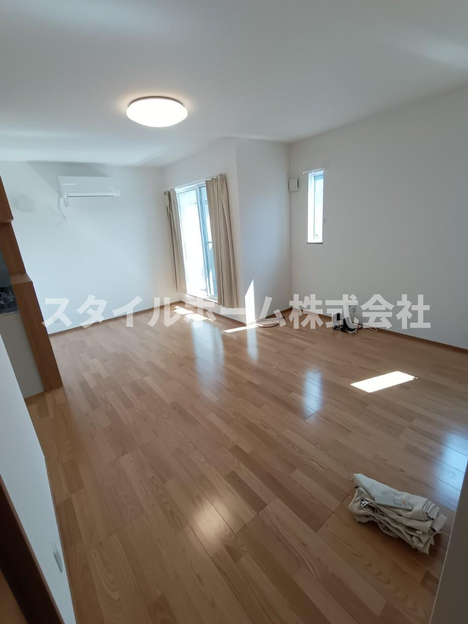 カーサ伊奈駅前の居間・リビング