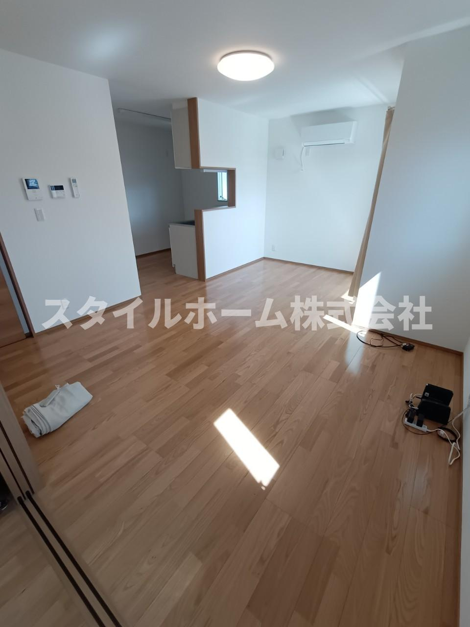 カーサ伊奈駅前の居間・リビング