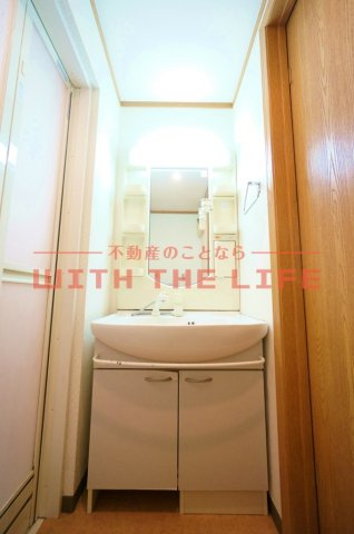 スウィートベル【キャッシュバック対象物件】の独立洗面台|独立洗面化粧台が付いています