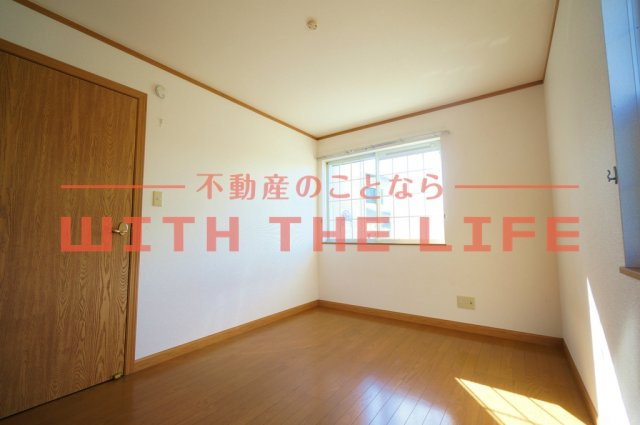 スウィートベル【キャッシュバック対象物件】の寝室|広くて明るい寝室