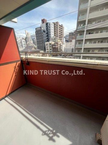 兎我野町聚楽マンションのバルコニー|バルコニーからの眺めを楽しみながら食事をしませんか