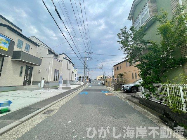 藤沢市辻堂太平台　新築戸建　全3棟の前面道路含む現地写真|前面道路