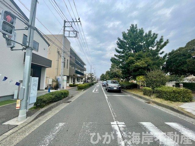 藤沢市辻堂太平台　新築戸建　全3棟の前面道路含む現地写真|前面道路