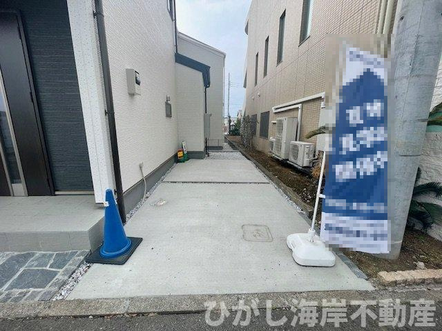 藤沢市辻堂太平台　新築戸建　全3棟の駐車場|駐車場があるので、車を買う予定の方も安心です