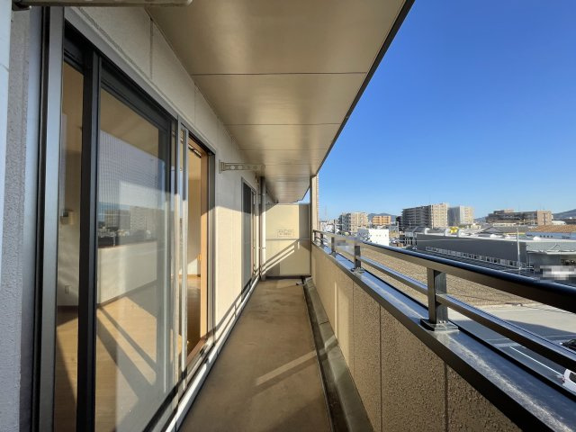フィネス南川添のバルコニー