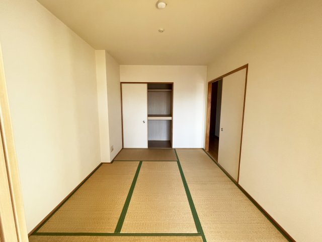 フィネス南川添の和室