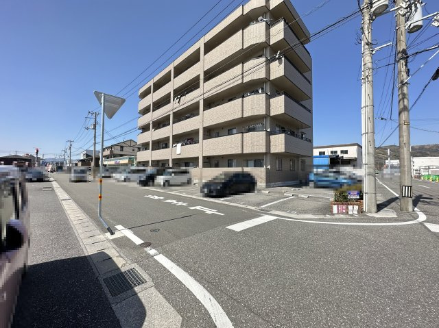 フィネス南川添の外観