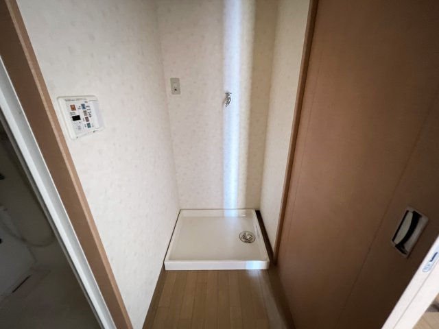 フィネス南川添の玄関