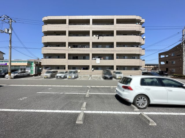 フィネス南川添の外観