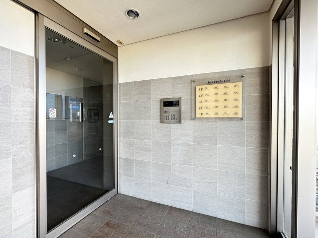 フィネス南川添のロビー