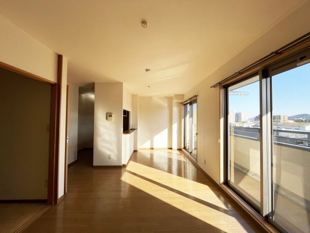 フィネス南川添の居間・リビング