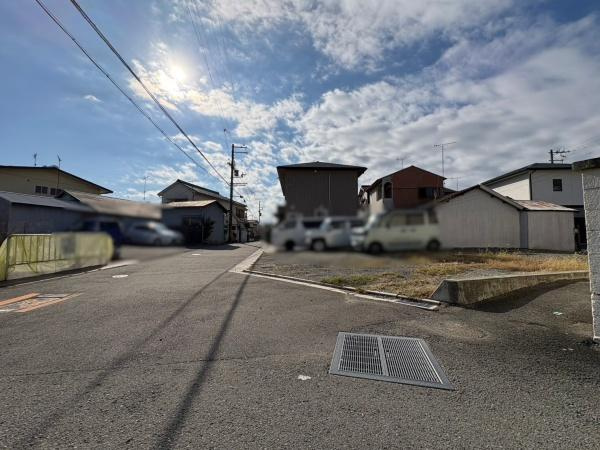 和歌山市黒田　中古戸建の前面道路含む現地写真