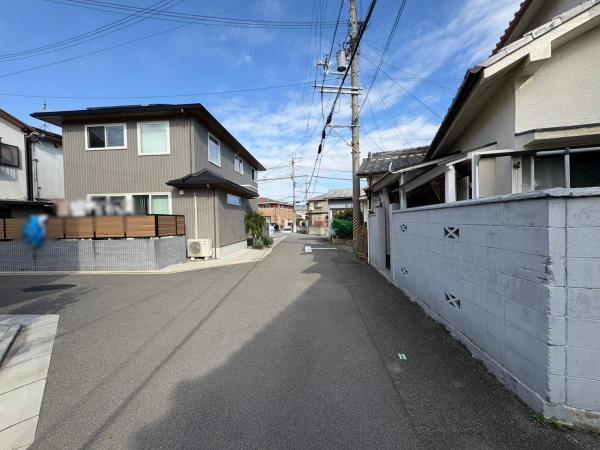 和歌山市黒田　中古戸建の前面道路含む現地写真