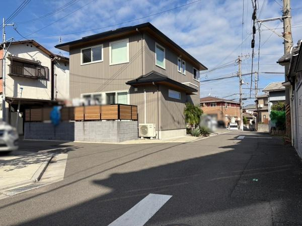 和歌山市黒田　中古戸建の前面道路含む現地写真