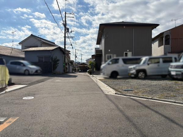和歌山市黒田　中古戸建の前面道路含む現地写真