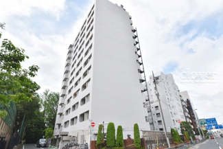 【外観】 | 手入れの行き届いた外壁やエントランスなど、「見ればわかる」レベルで清潔感を保ったマンションです。築年数を感じさせない姿で皆様をお出迎えします。～即日のご見学可能～　お問合せはお気軽にどうぞ。