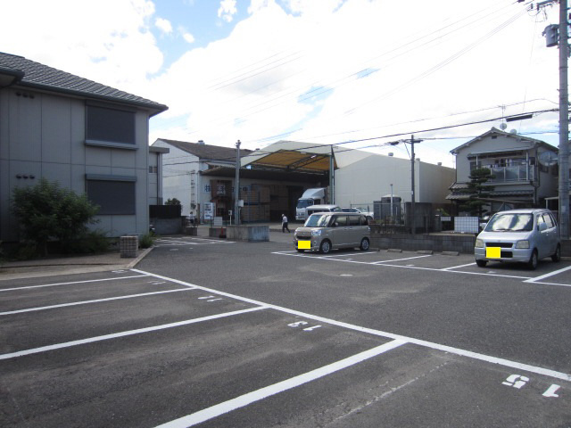 【駐車場】