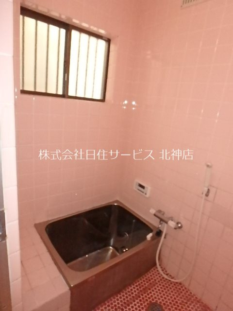 神戸市北区有野町唐櫃の一戸建ての浴室