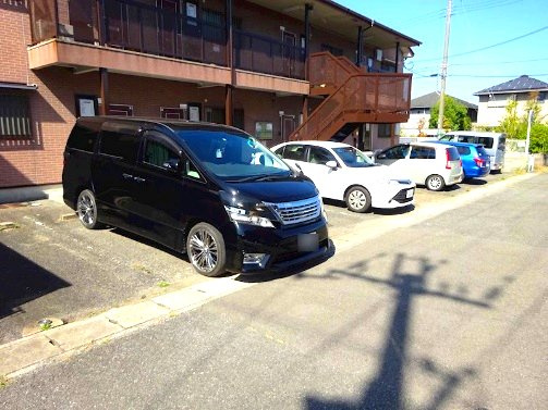 堂中ハイツ　の駐車場|駐車スペースもあります