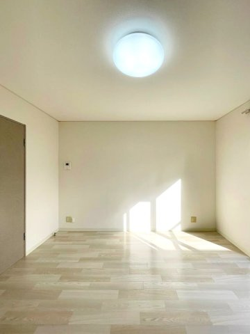 ViLLa西山の洋室|スタンダードな洋室です