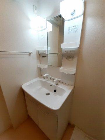 レジデンス別所の洗面所