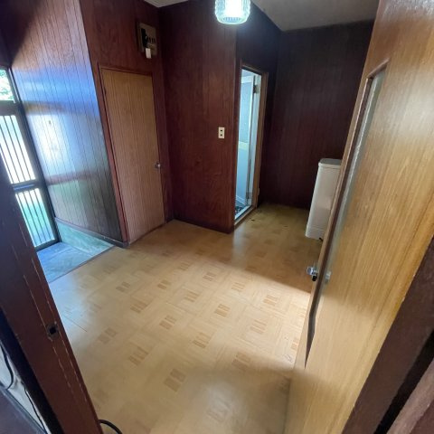室蘭市本輪西町3丁目12-8アパートの玄関