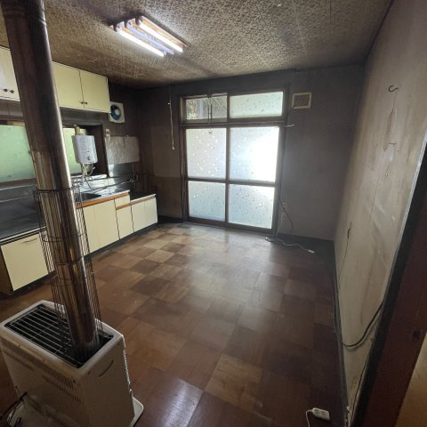 室蘭市本輪西町3丁目12-8アパートの居間・リビング