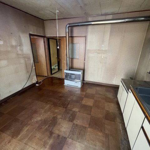 室蘭市本輪西町3丁目12-8アパートの居間・リビング