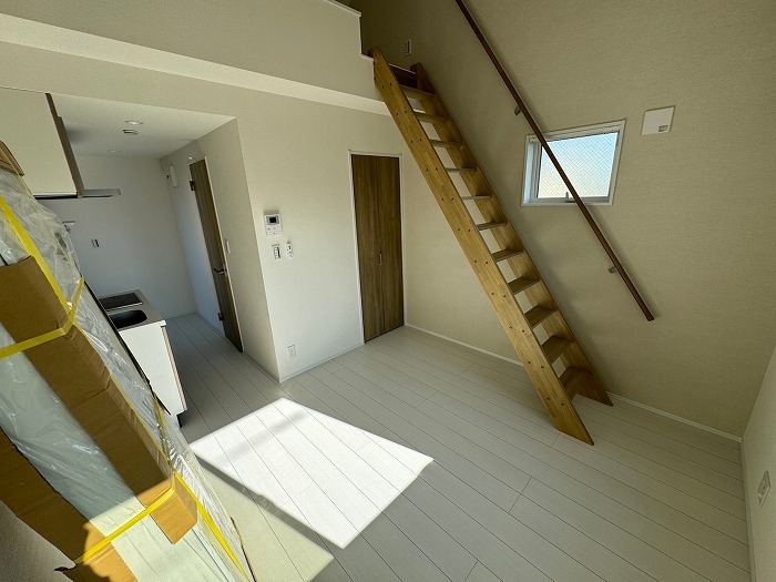 クレストコート上永谷の洋室