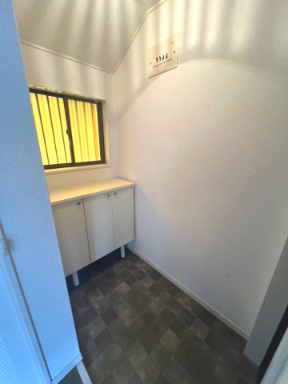 ハピネス千里園の玄関|明るい玄関です